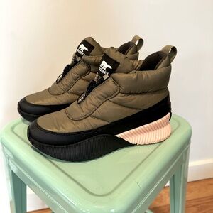 COPY - Sorel Boots - Size 6.5 Excellent condition, worn once.